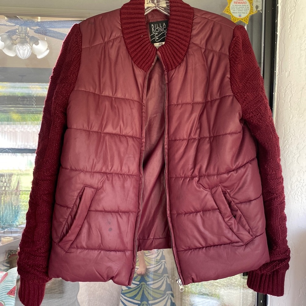 Billabong size large puffer jacket